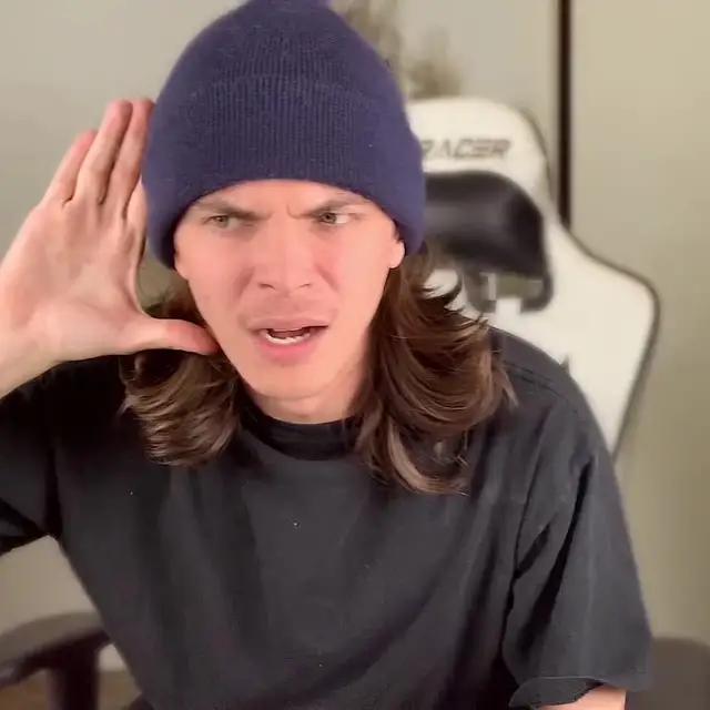 Design your troop formations and customize your strategy!