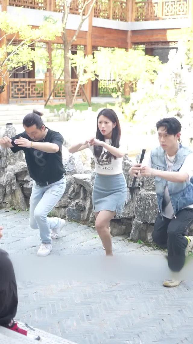 無限boss，爆率超高！想怎麼玩就怎麼玩！裝備全靠打，登陸就送超多福利！ 專屬福利：VIP666 SVIP888