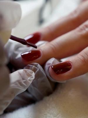  20% OFF !  No need to step out for beauty services anymore!  Download DKKO Beauty App now 