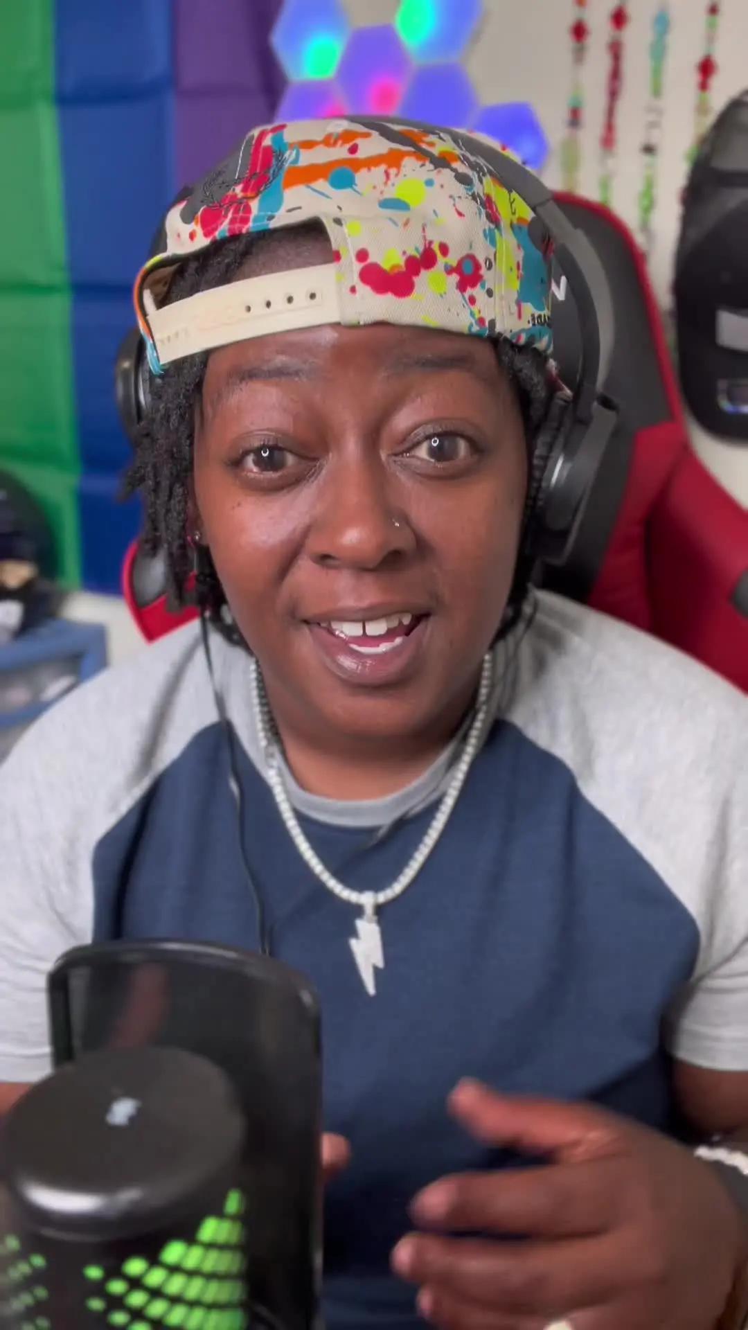 Can you tidy my room better than me?