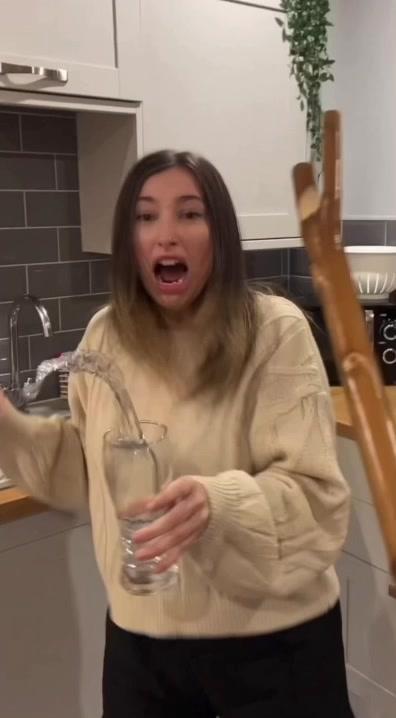 Scaring my girlfriend for 24 hours! Lord of the rings addition #lordoftherings #couple #prank #fyp 