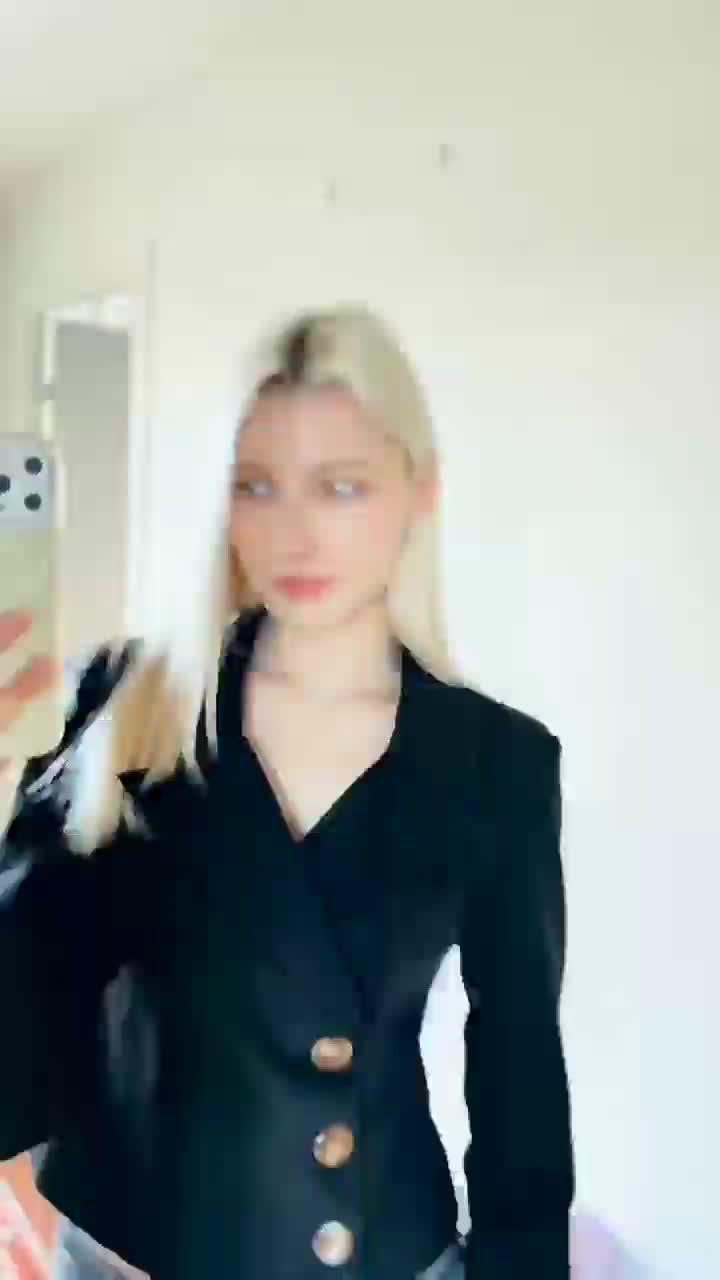 Live Video Chat  REAL people online 1v1