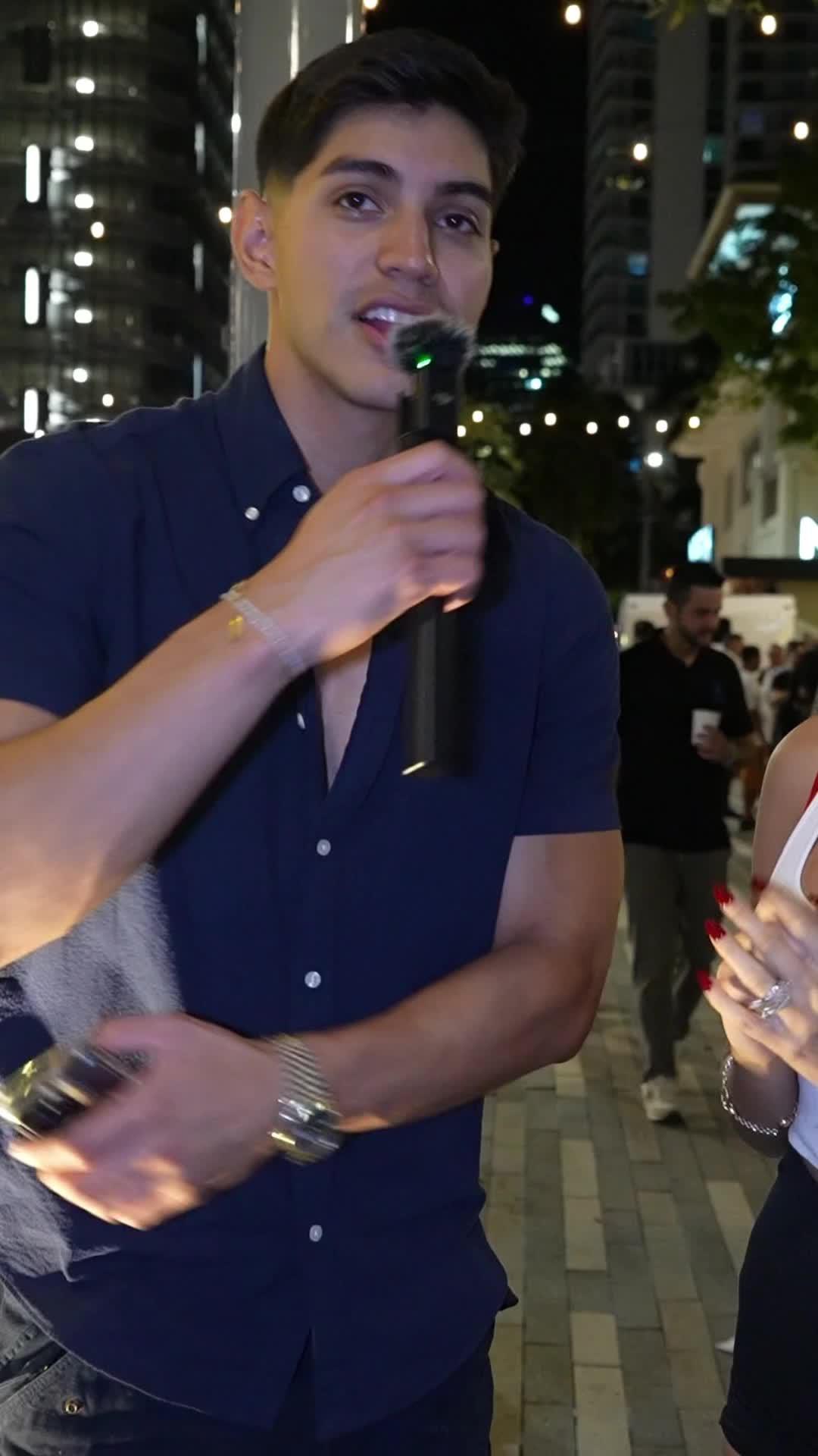 Best Wingman to get more dates