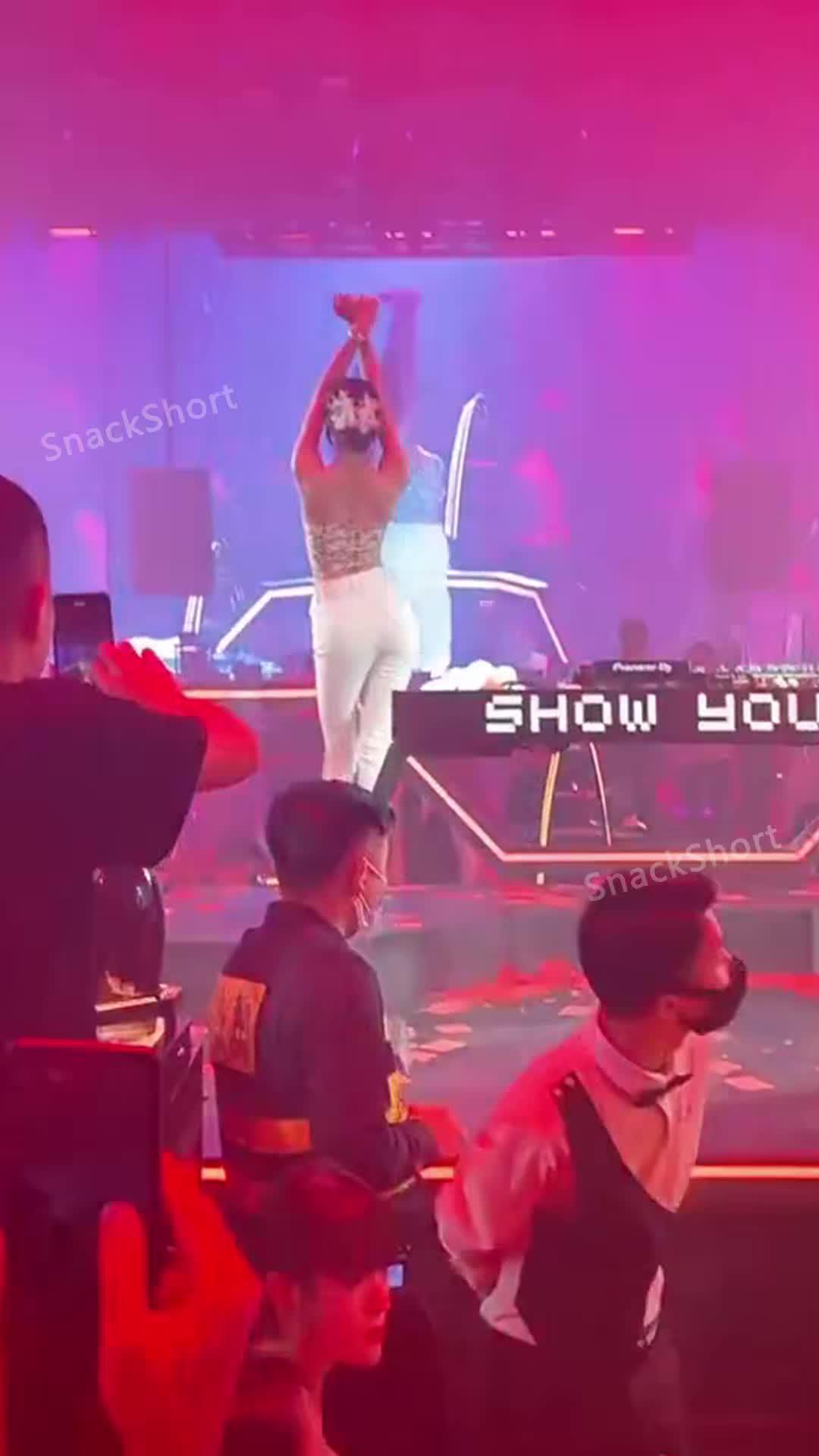 Click to watch all full episodes on Snackshort