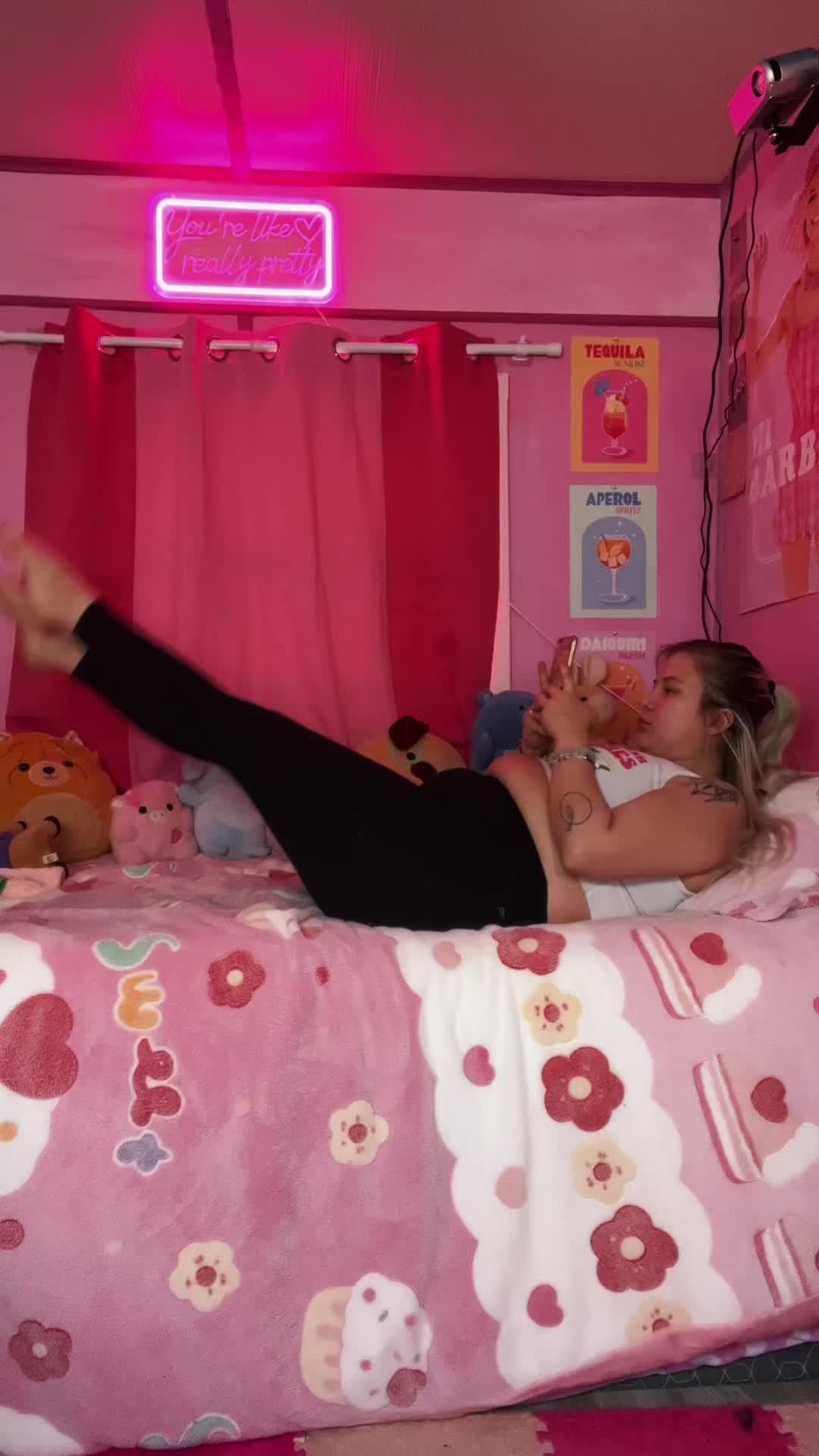 Lazy girl workout! Workout at home at any time, without equipment.