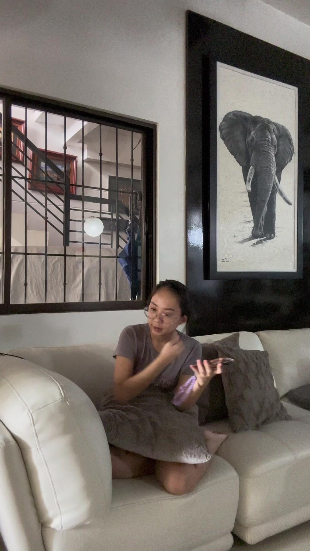 Set your alarms for HAKOT HOUR with GrabMart! Swakto this holiday season 🤩 Use the promo code HAKOTHOUR from 1-2PM via GrabMart and get discounts up to 70% off! #GrabPH #GrabMart  #foryou #fyp #vlog #ph 