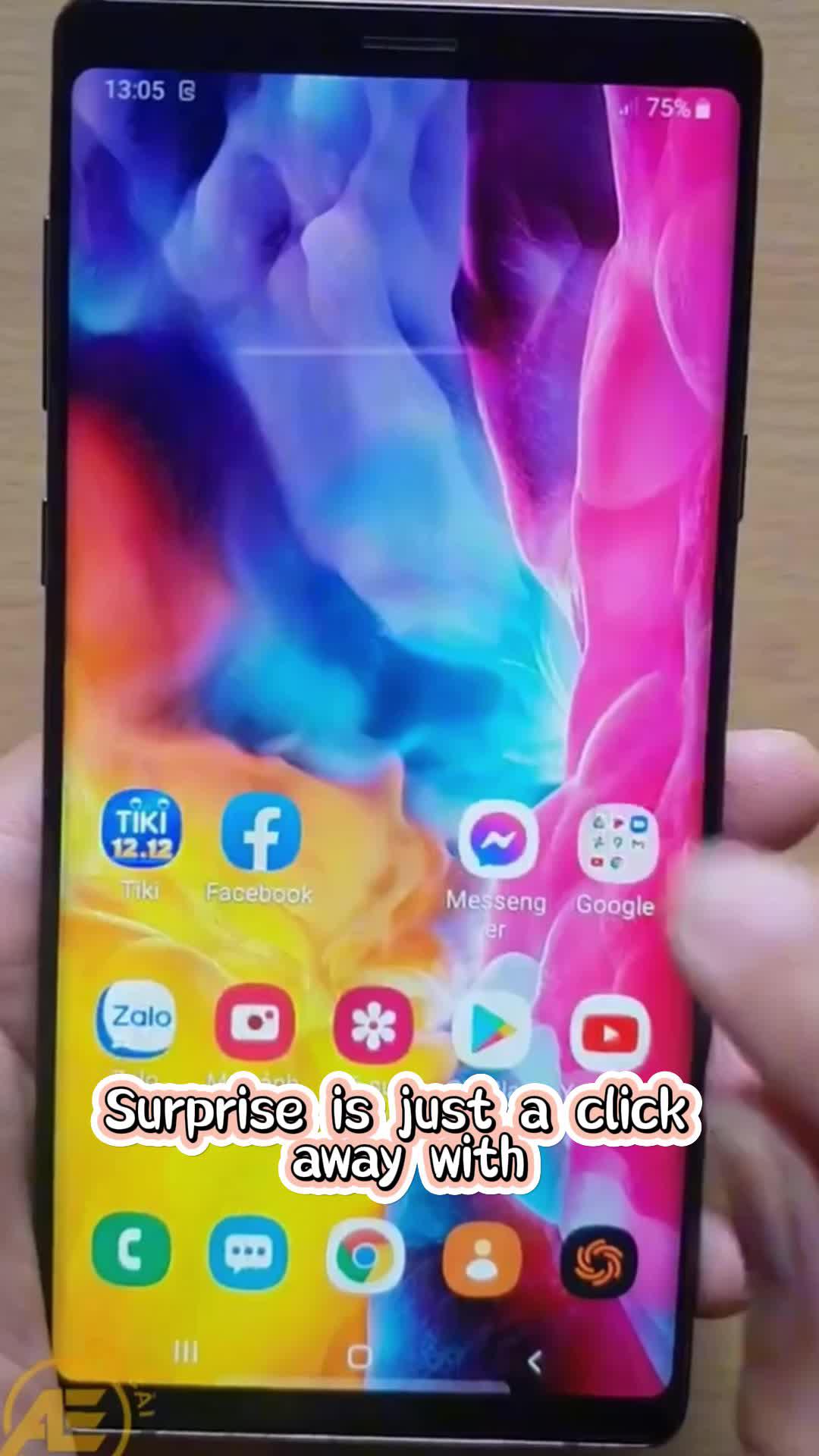 Download this app now to get 1,000 wallpaper broken screen.