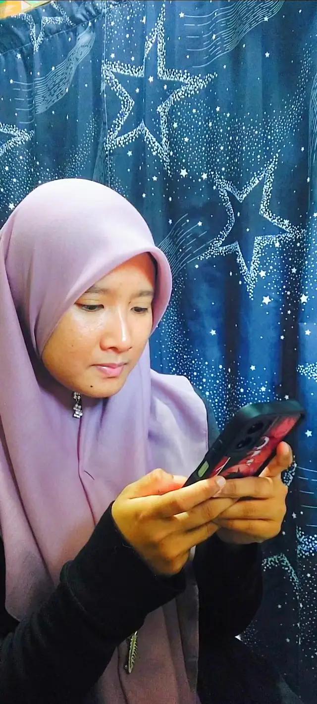 Hi guys, Ida nak share satu game baru dan menarik dari TOP TOP iaitu Bubble Shooter. Siapa kaki game mesti suka main game ni.  Game ni boleh dimainkan oleh 2-4 orang pemain. Pemain akan diberi 3 nyawa dan akan dimainkan secara random oleh sistem. Bila sampai giliran korang, korang boleh pilih target untuk serang sebanyak 2 kali.  Lagi banyak bubble jatuh lagi besar korang boleh serang target tu. Teruskan main sehingga korang akan menang. Macam mana? Menarik kan.. So tunggu apa lagi. Download la sekarang. @toptop.my  #toptop #game #bubbleshooter #bubbleshootergame 