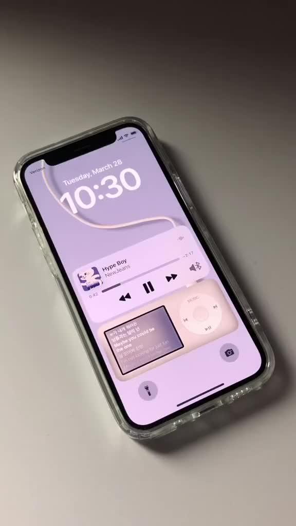 iPod lyrics widget hangs out on your Lock Screen showing live lyrics to match every song you play