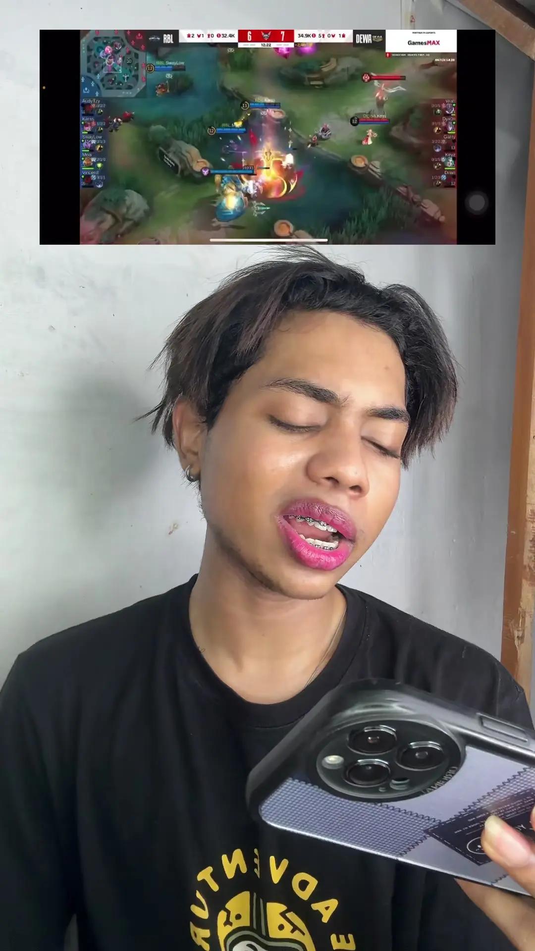 tuh ada tontonan gratiss #weplay #keseruanweplay #streamingroom #ruanganvideo 