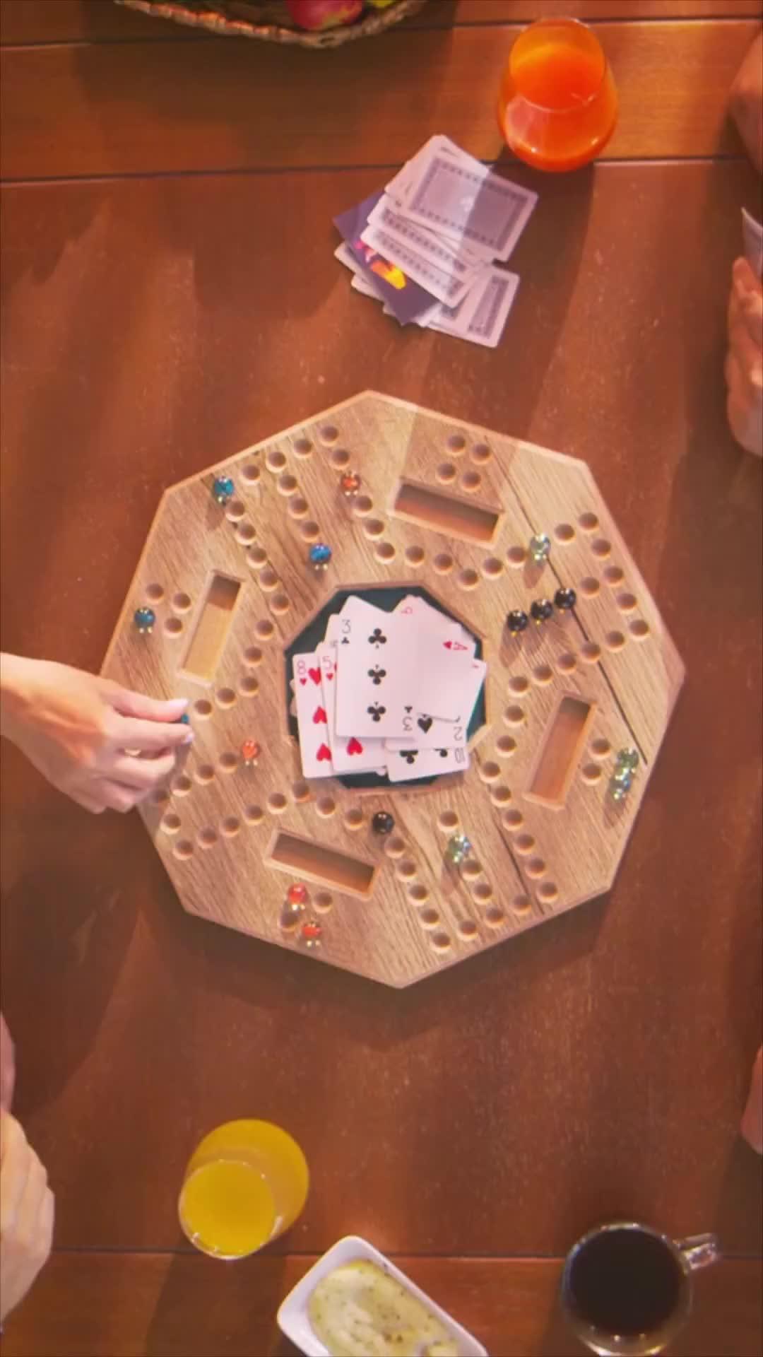 هل يوجد أحد للعب معا؟