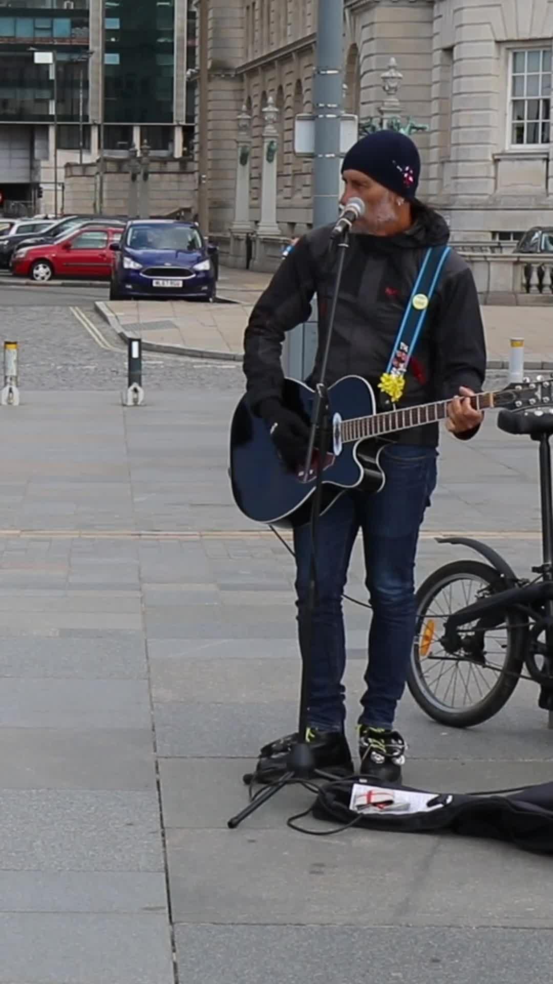 Easily speak and translate with one touch