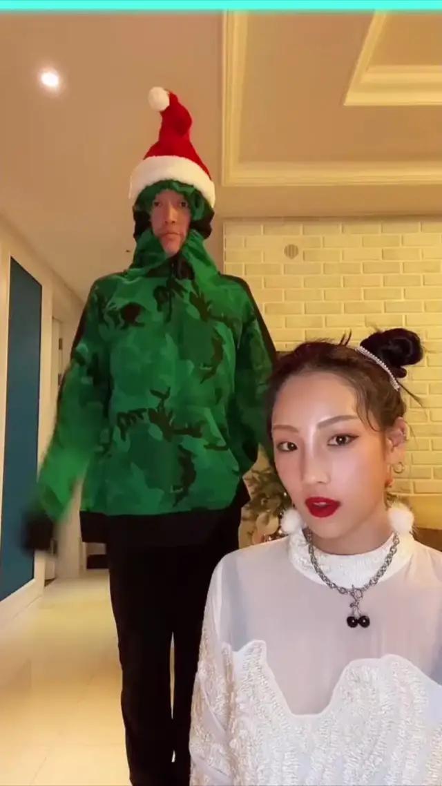 Fill your Christmas moments with this filter!