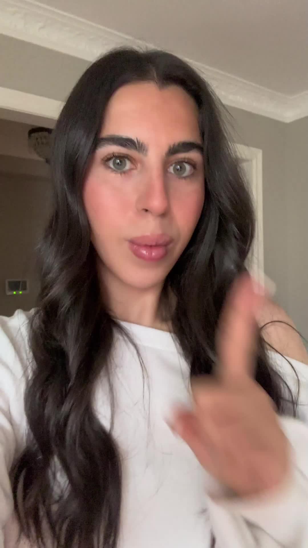 Customize Apple Watch Faces.