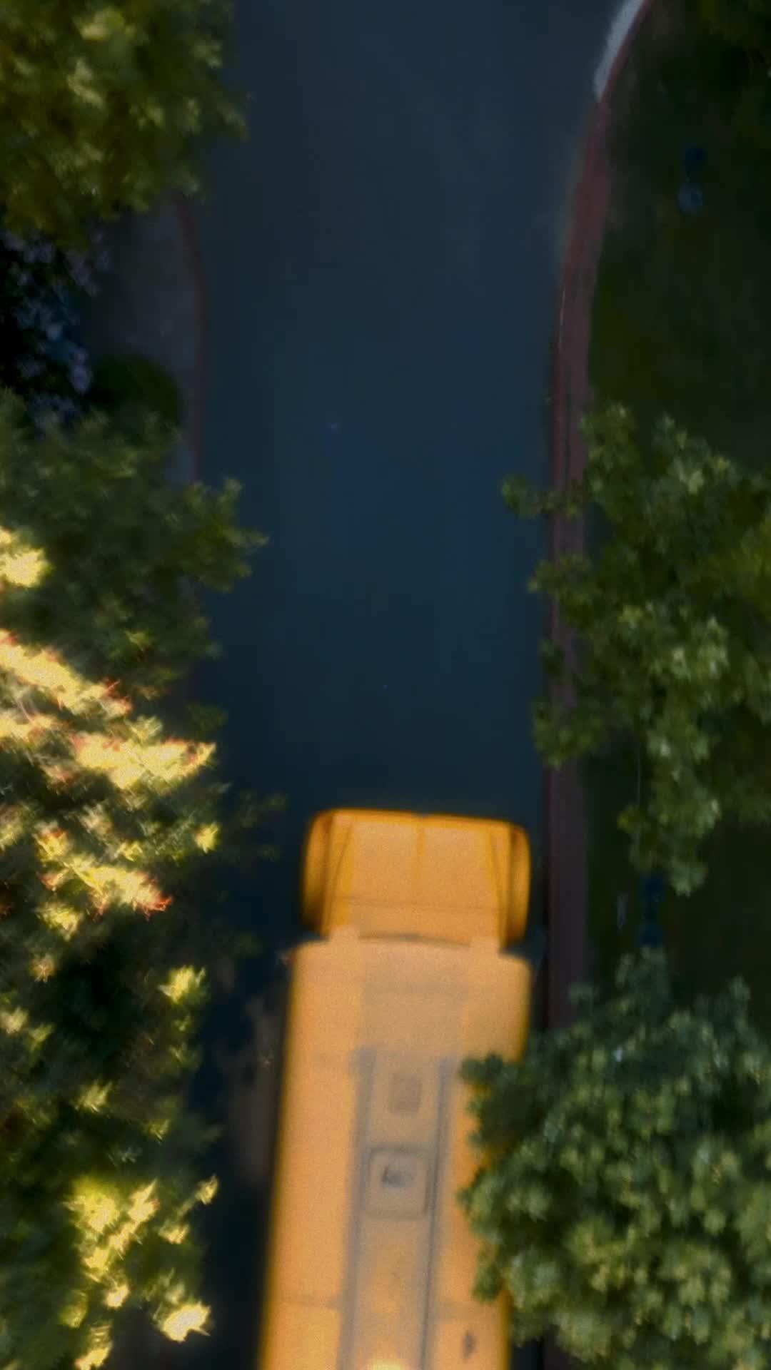 Miniklerin tüm okul ihtiyaçları LCW.COM'da. Uygulamayı indir, alışverişe başla!