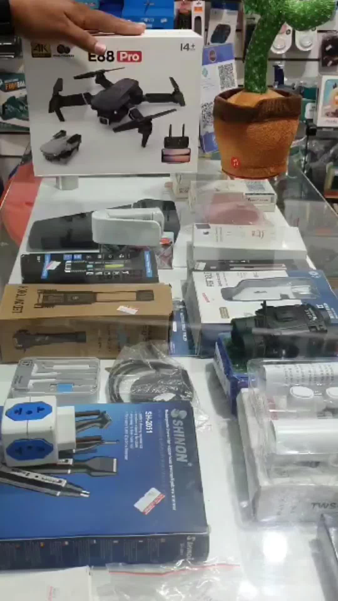 Drone E88 Pro Com Câmera 4k Full Hd +brinde Caise+ 3baterias