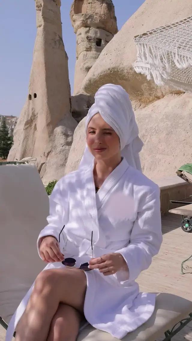 Stand out on social with Unfold. The app for content creators. 