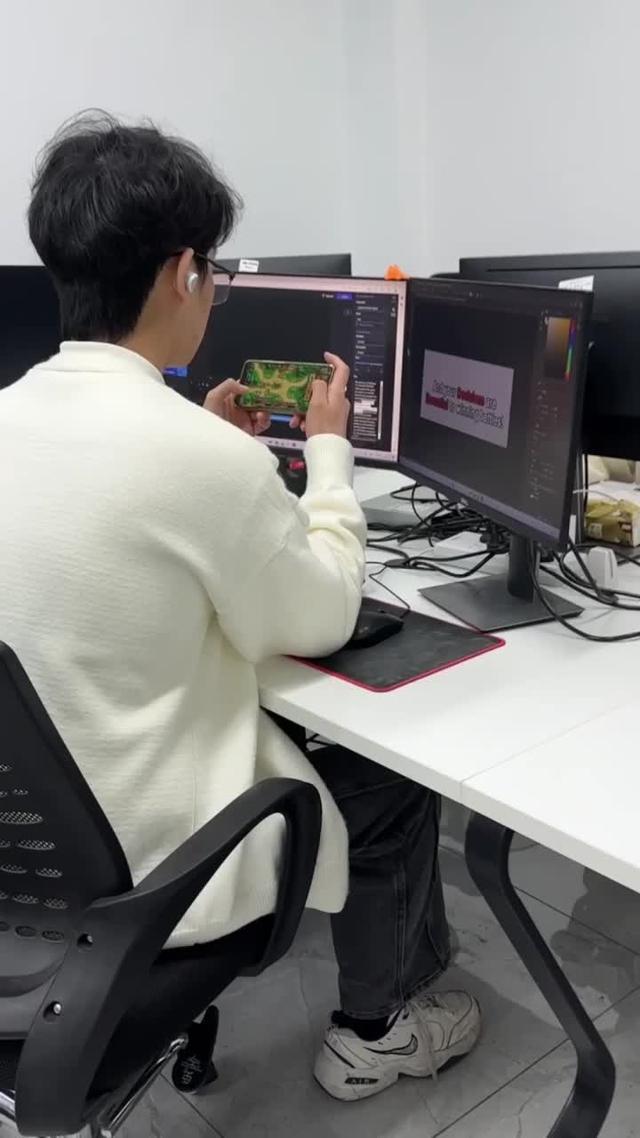 這個半桶水遊戲真的有人玩嗎？ 數值設計不合理，我只能玩到第10波，女朋友都覺得我不行。