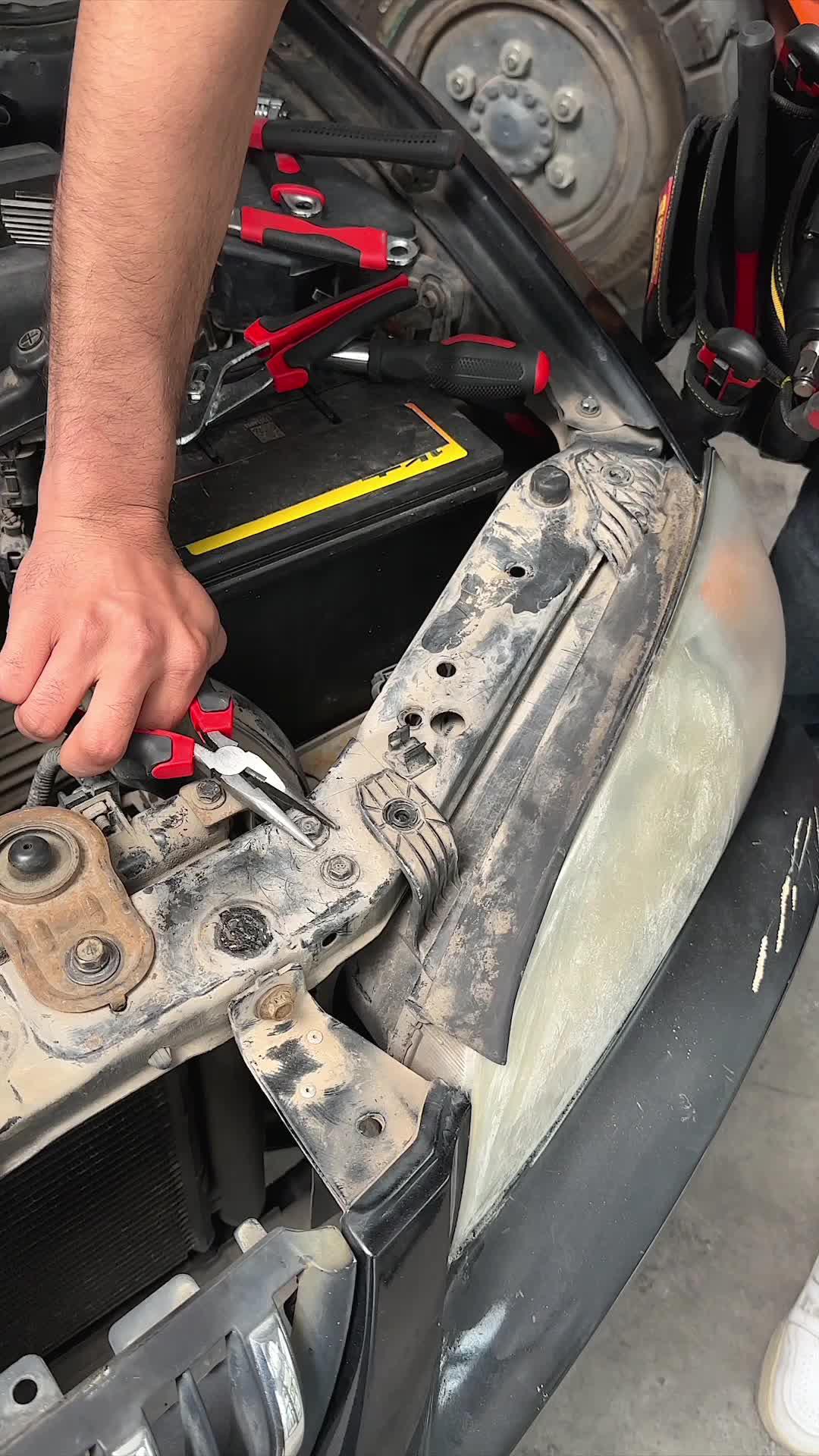 ¿Listos para el siguiente nivel de bricolaje en casa? 🔧✨ Con este juego de sockets, no hay tuercas que se resistirán! Perfecto para todos tus proyectos DIY, muebles, o incluso para poner a punto tu auto. 🚗💪 Duradero, completo y ¡esencial en cada caja de herramientas! #JuegoDeSockets #Herramientas #DIY #Mecanica #Bricolaje #HazloTuMismo #CajaDeHerramientas #Autos #ReparacionesEnCasa #Temu #TemuMéxico #DescubreTemu #Ofertas #InstaTools #ReelsDIY