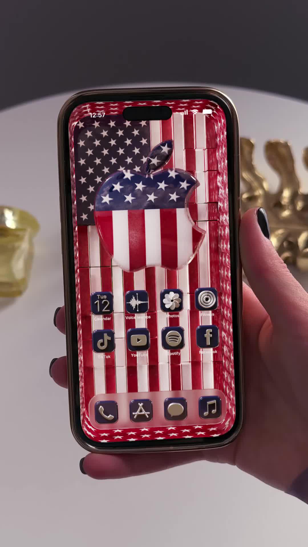 Set exclusive widgets & themes for your iPhone!