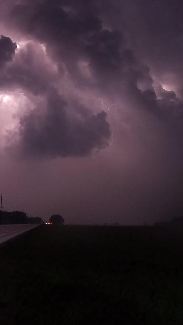 Lightning is beautiful yet dangerous! #climepartner #climeapp #lightning #weather #severeweathe @Clime app> check bio! 