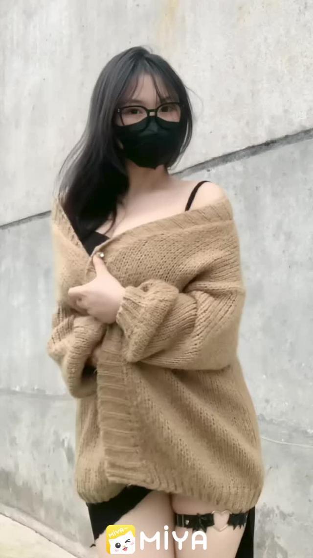 今晚的菜有點淡，晚上想嘗嘗妹妹的咸嗎？