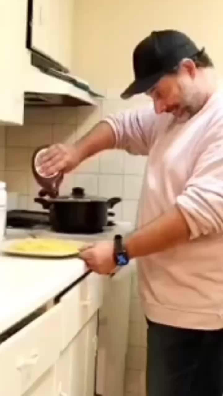 Live your best life in №1 simulation game today!