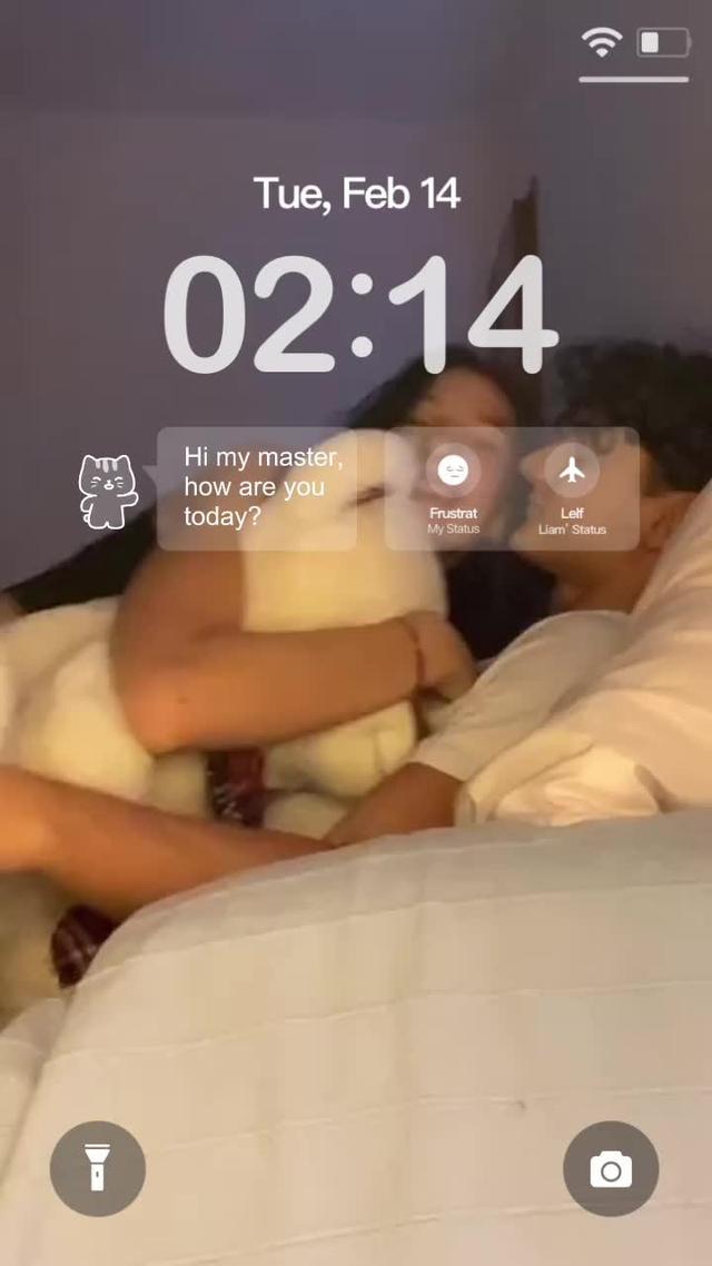 Raise a pet on lock screen!