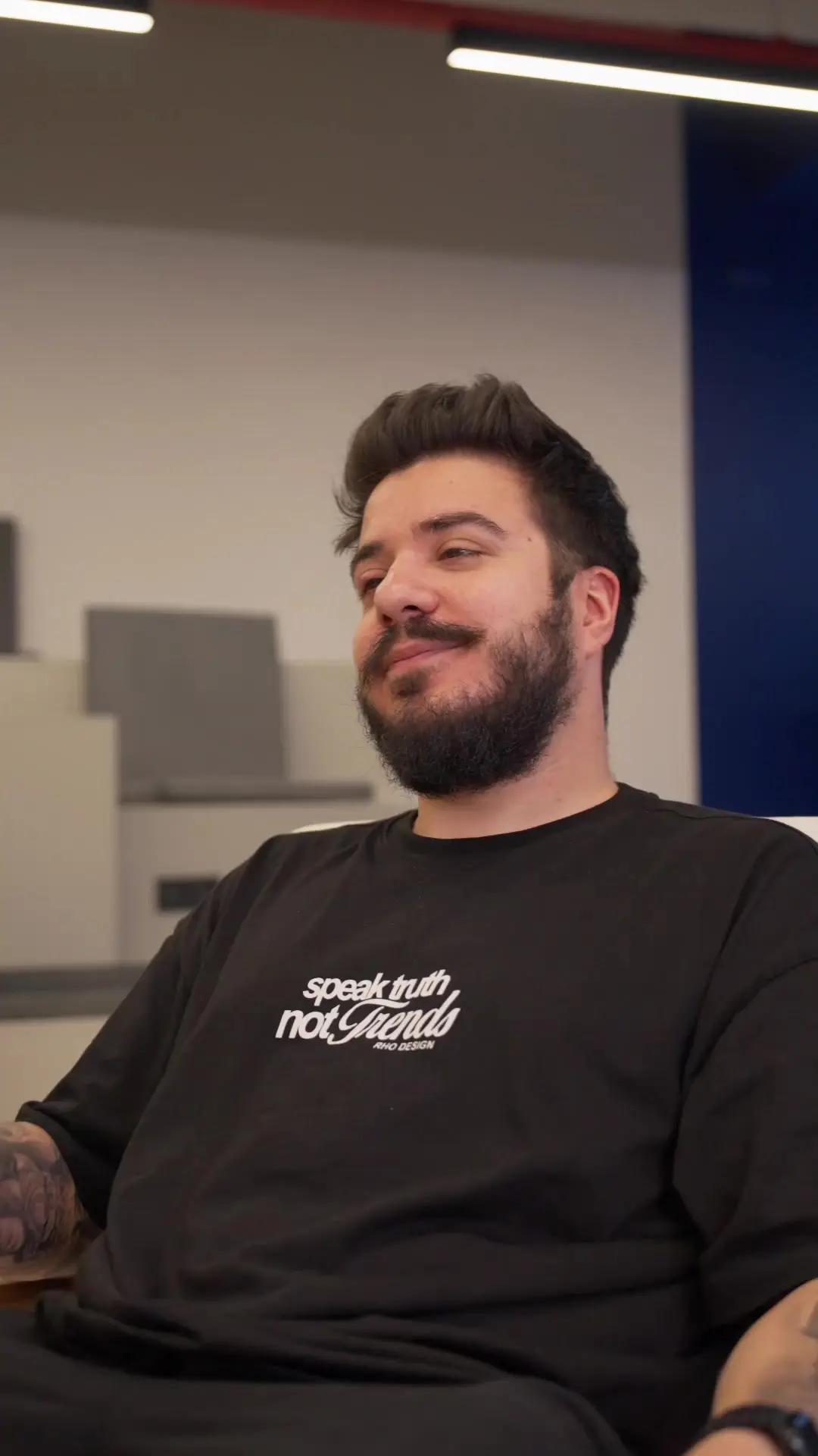 Hisse senedi işlemlerinde %0 komisyon fırsatını kaçırmamak için siz de Garanti BBVA Mobil’i indirin, müşterimiz olun. Detaylar garantibbva.com.tr'de.