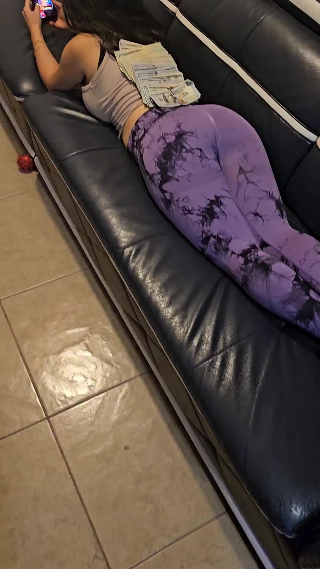 Claim 5,000,000 Free Coins！ More Friends, More Jackpots!