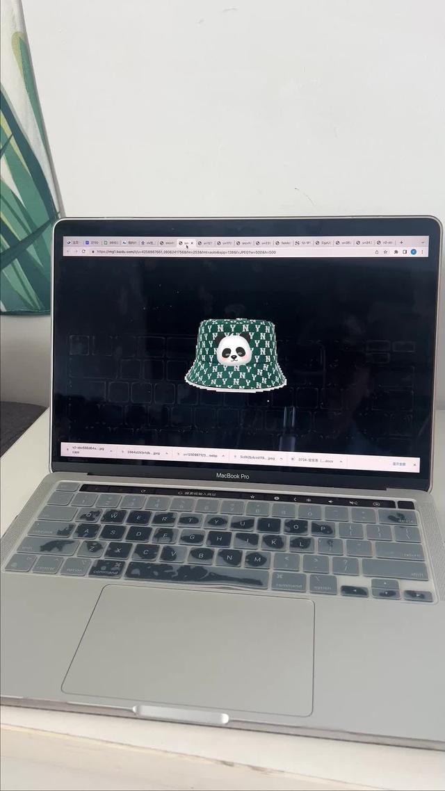 來看看我們的服裝品牌吧！