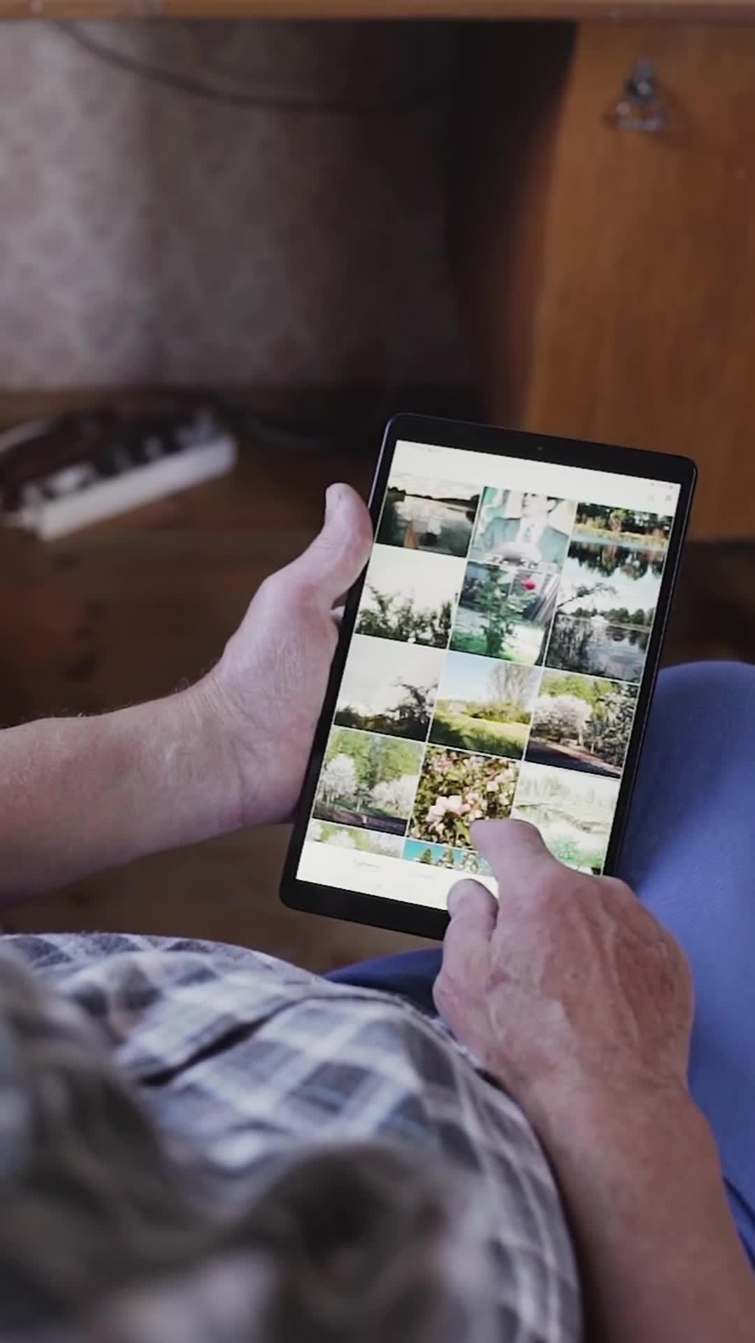 Swipewipe helps you clean up your gallery!