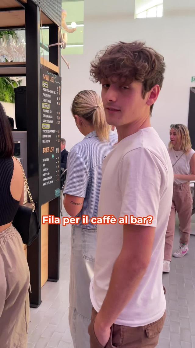 Con Satispay paghi la pubblica amministrazione, le multe o il bollo auto e moto senza stress.