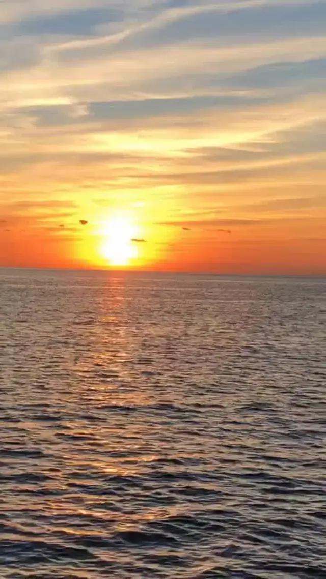 Carte Postale personnalisable, imprimée en France et expédiée en 24h.