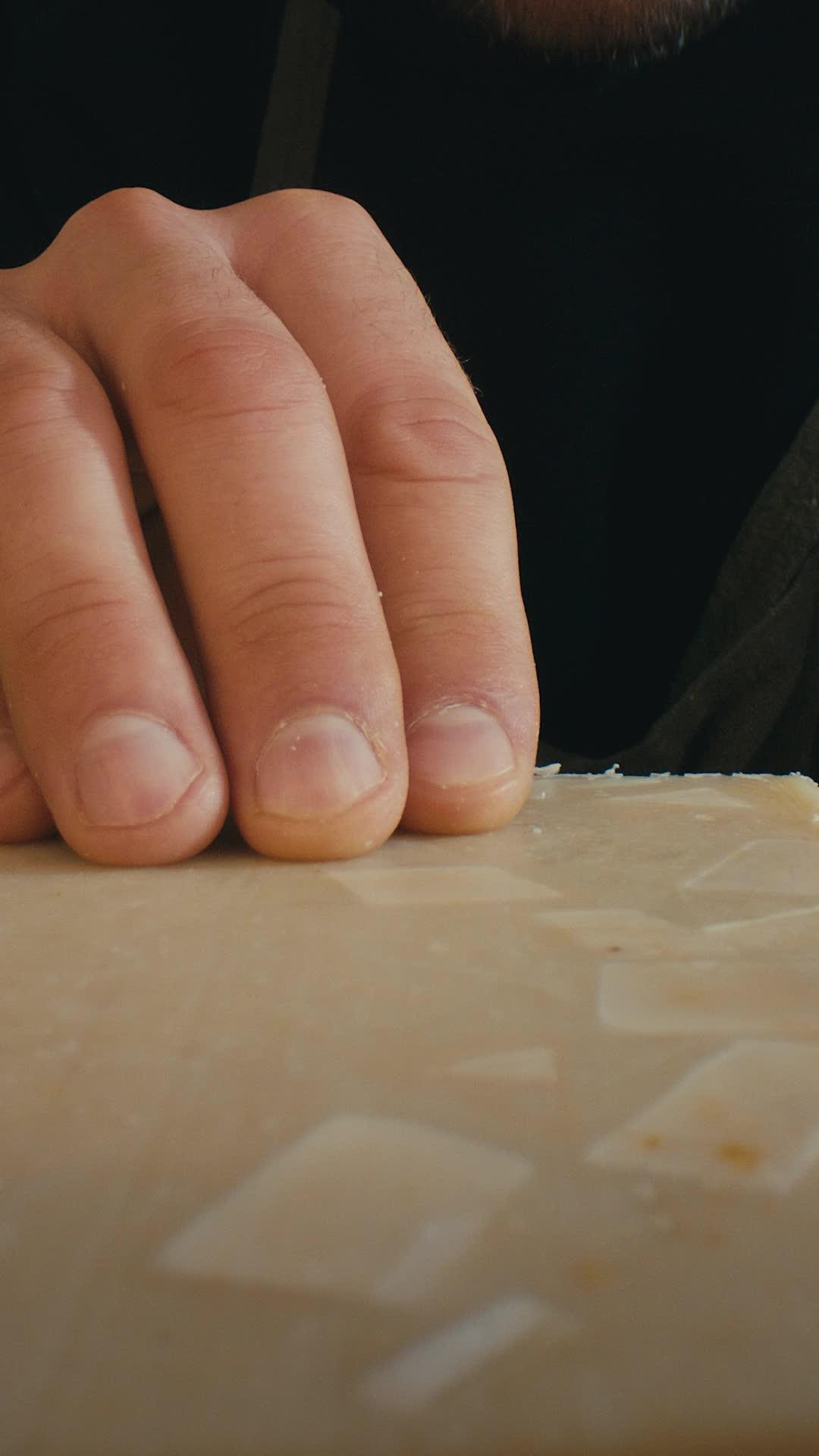 Turn your dream into a profitable business with the Shopify app!