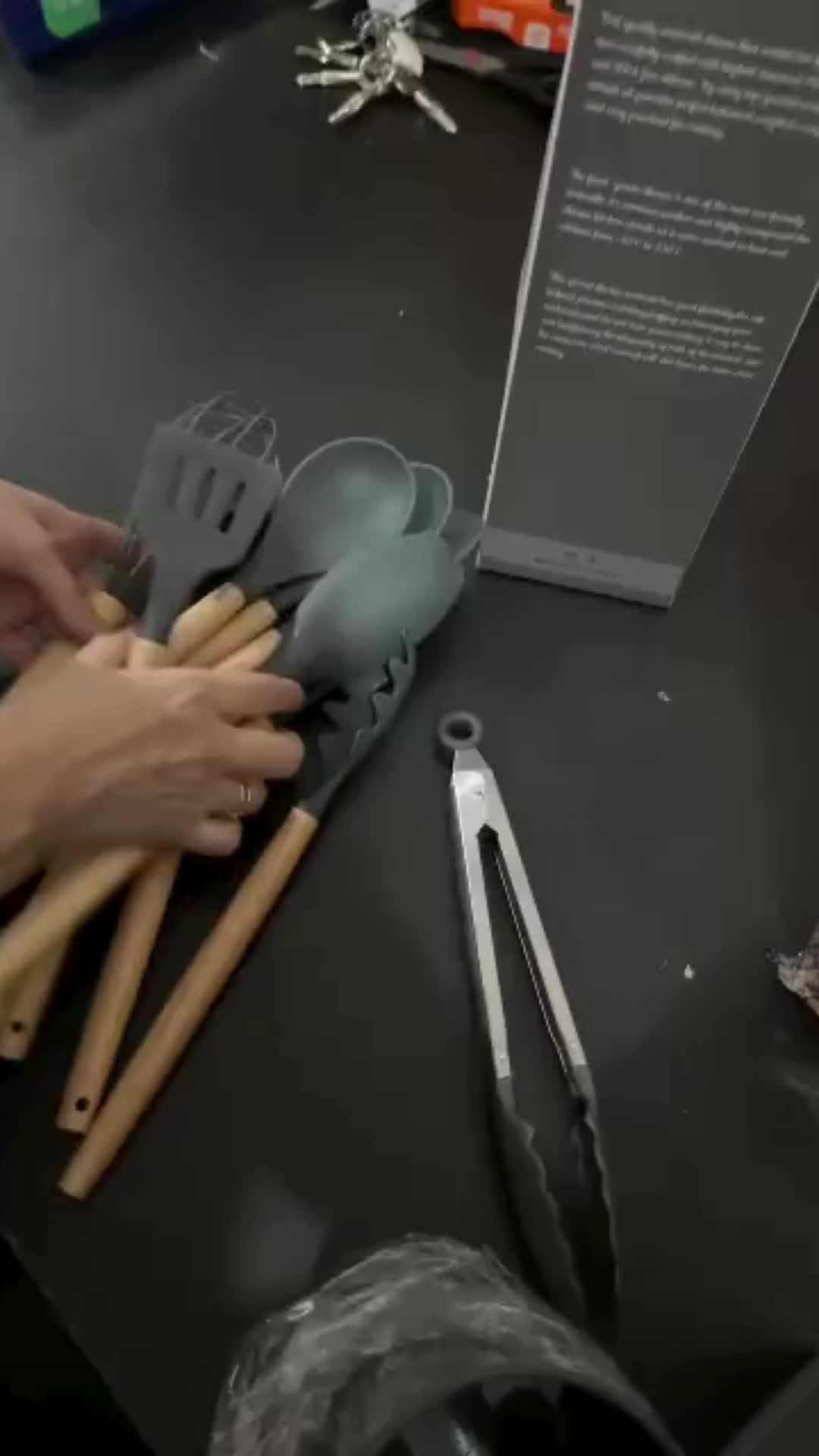 Kit 12 Utensílios De Cozinha Em Silicone E Cabo De Madeira