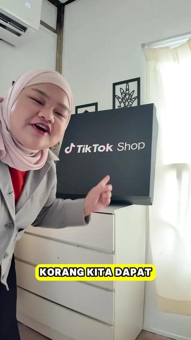 @tiktokshop_my 🇲🇾 is rolling out the red carpet for the TikTok Shop 9.9 Grand Deals! 🎉 From September 5-9, Search "𝟗𝟗𝐆𝐫𝐚𝐧𝐝𝐒𝐚𝐥𝐞𝐬" to enjoy unlimited free shipping and up to 50% off on sizzling hot prices. Don’t miss your chance to join our hashtag challenge #TikTokShop99GrandDeals and win a new phone! 🎁💥
