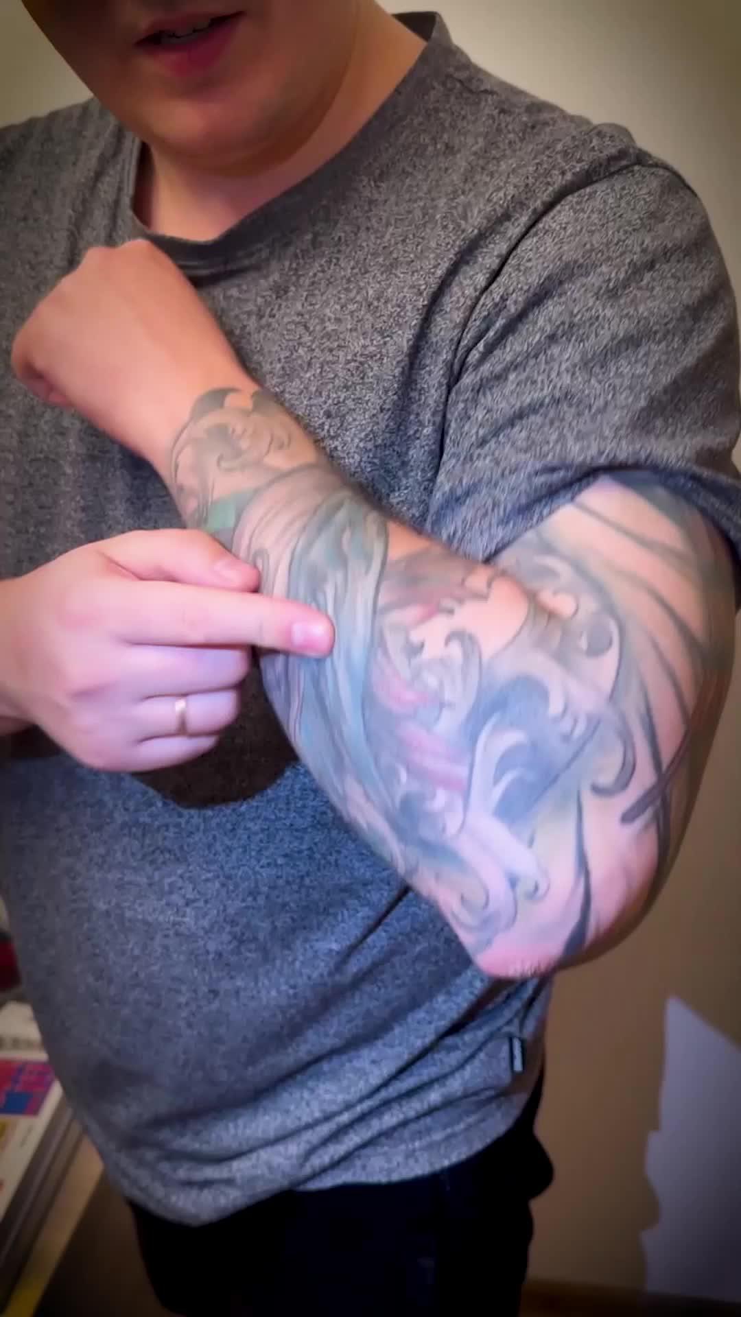 Generate tattoo sketches with AI.