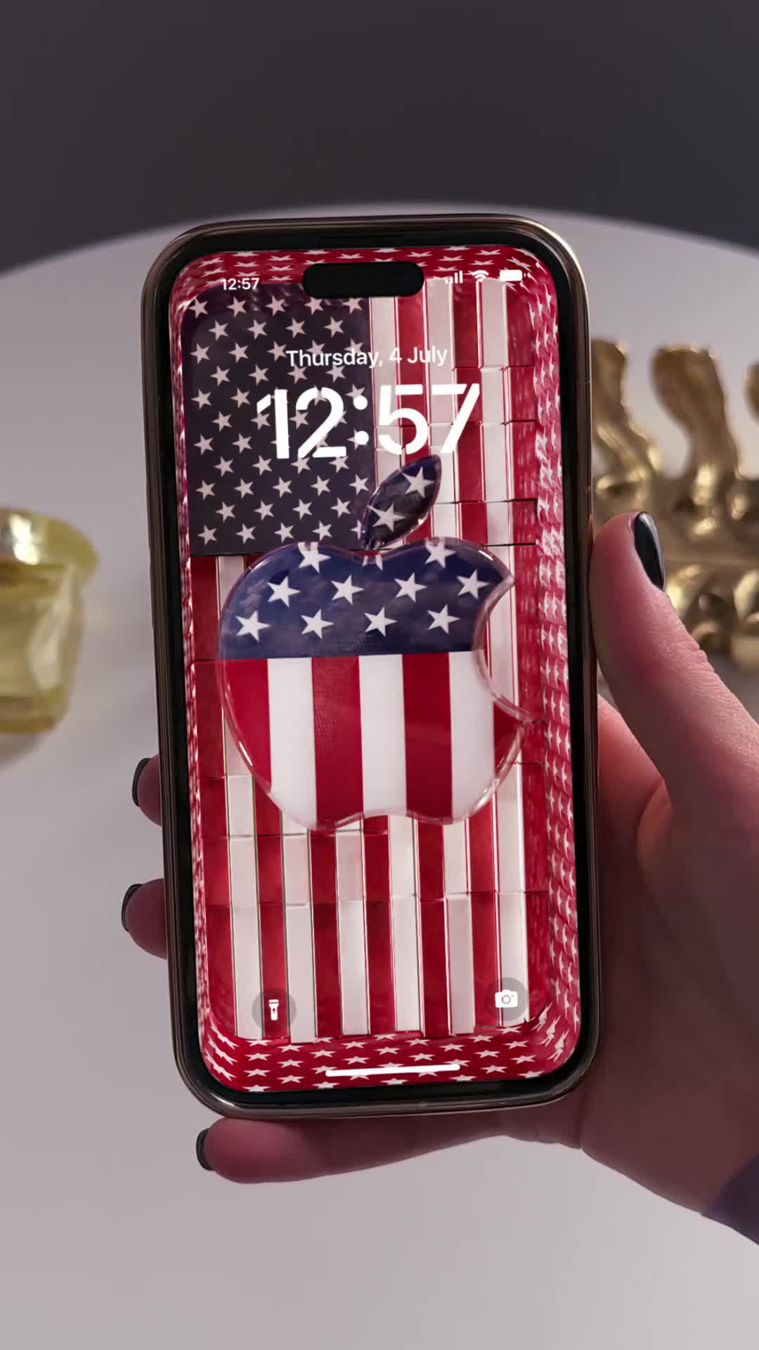 Set exclusive live wallpapers for your iPhone!