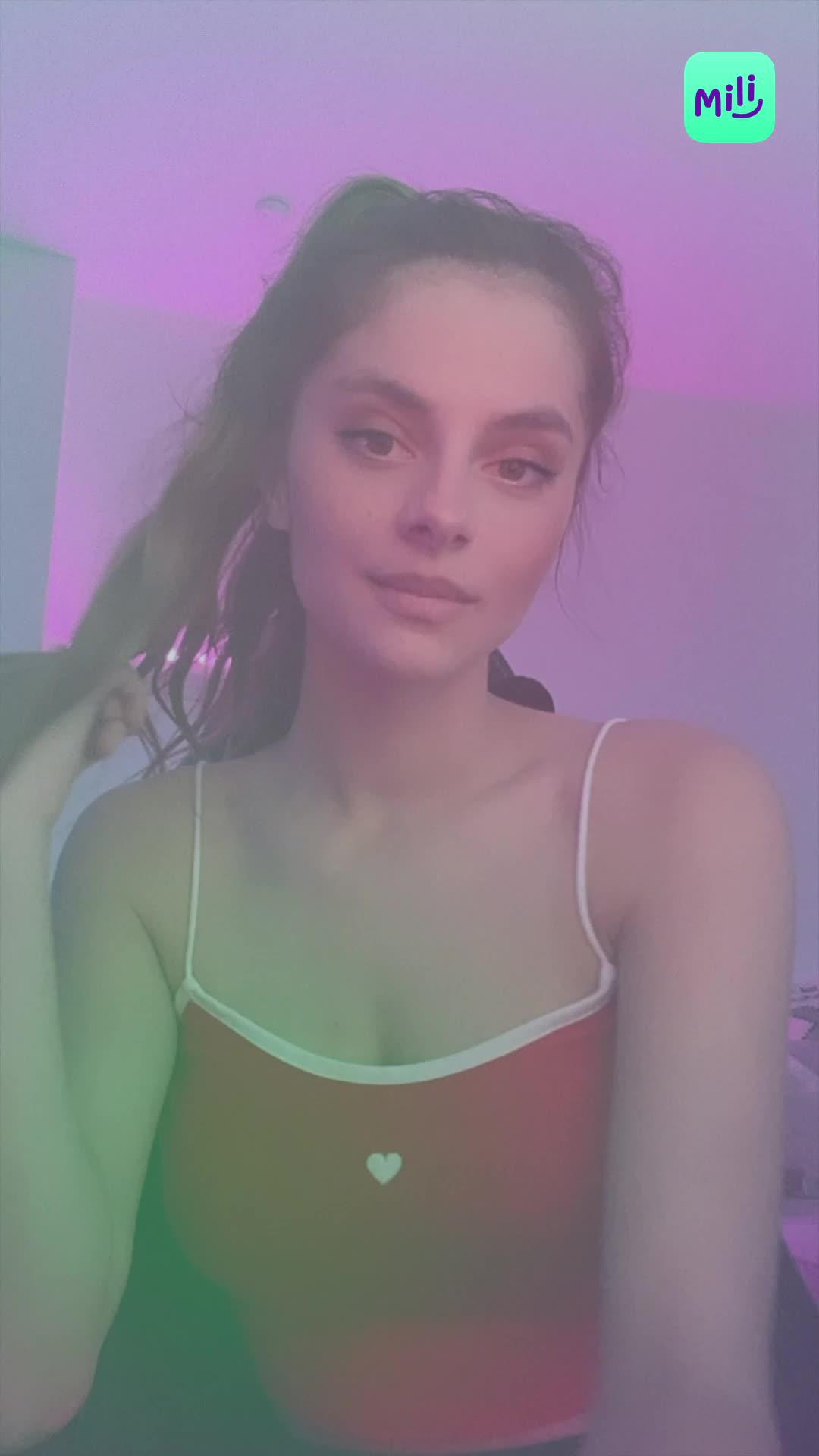 Relax this evening in Mili Live Video Chat!