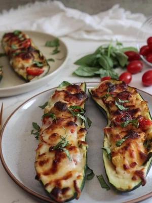 Over 3,000 recipes at your fingertips. Download the KptnCook App now!