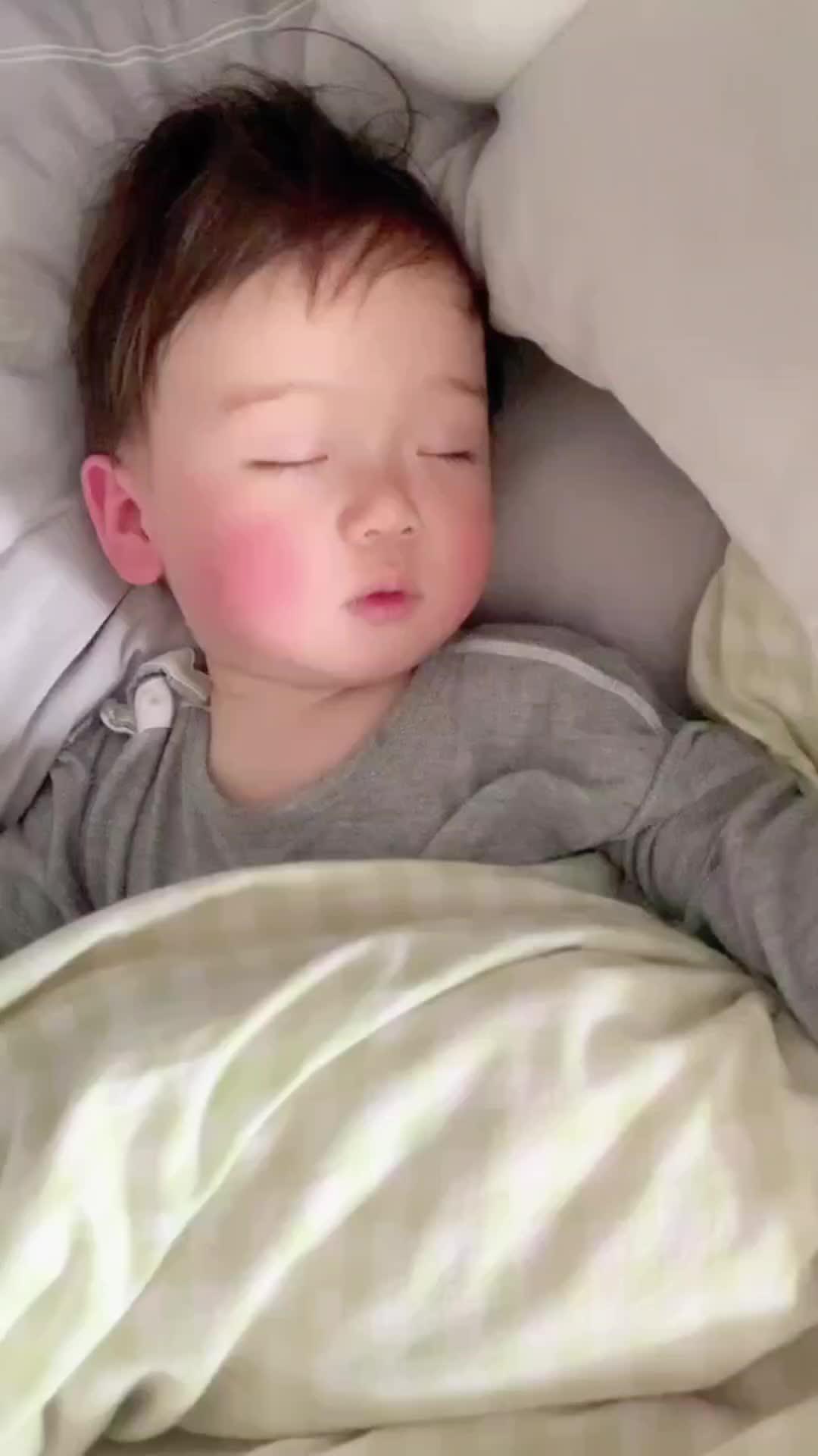 Have trouble sleeping? Sleep better with ShutEye’s relaxing sounds and sleep tracker.