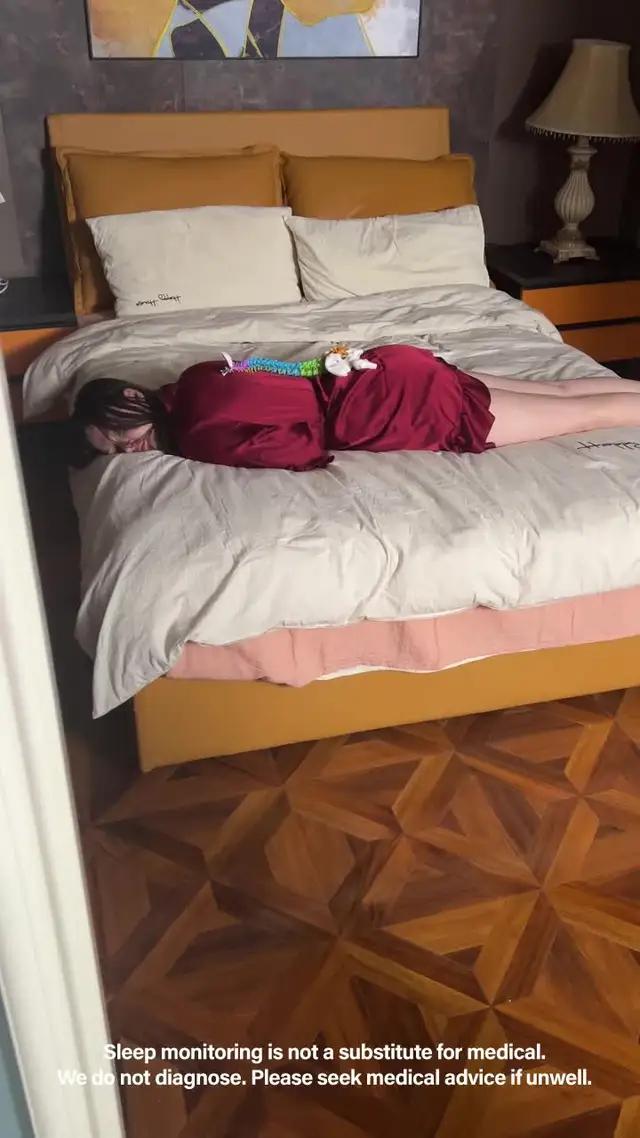 Get a good night’s sleep and learn your patterns with Sleep Tracker.