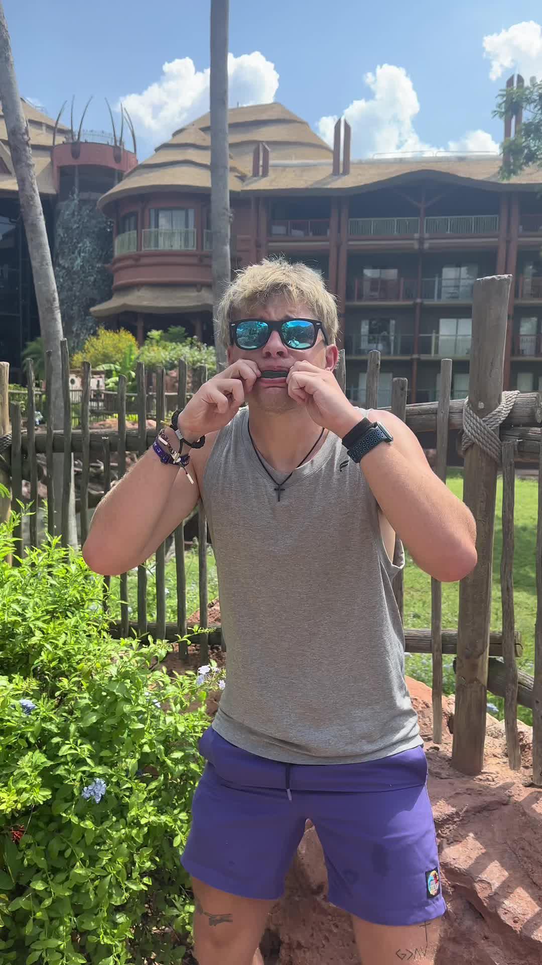 Set exclusive  keyboard& themes for your Phone