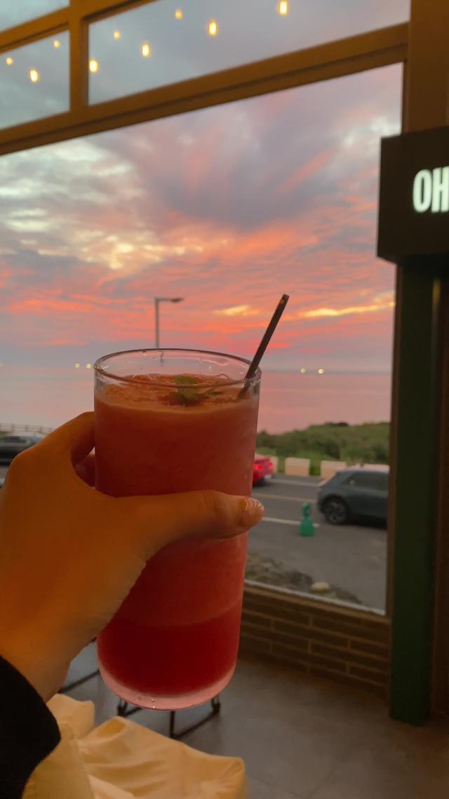 Download the Skyscanner app today! @spicysundayfinance