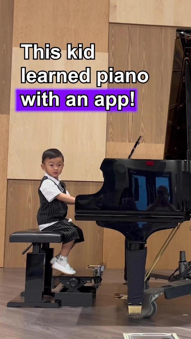 4 years old uses Simply Piano and nailing it