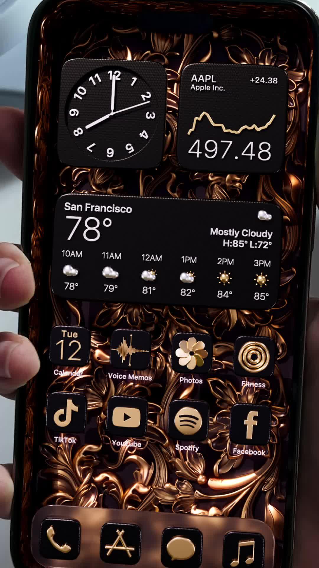 Set exclusive widgets & themes for your iPhone!
