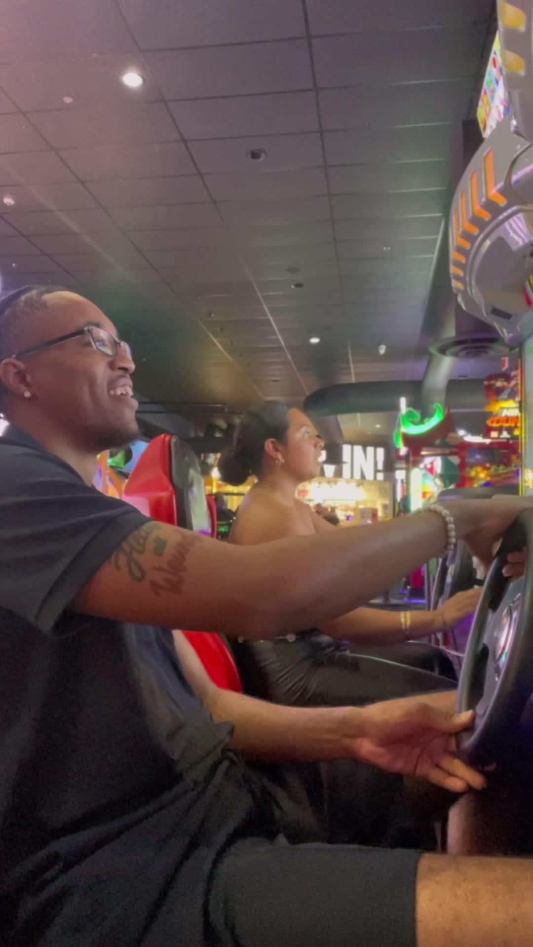 Local Connections on Playsee