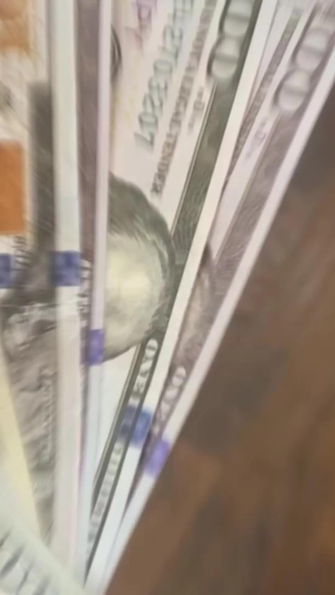 Rejoignez les pommes de terre dans le combat contre les zombies et sauvez le monde !