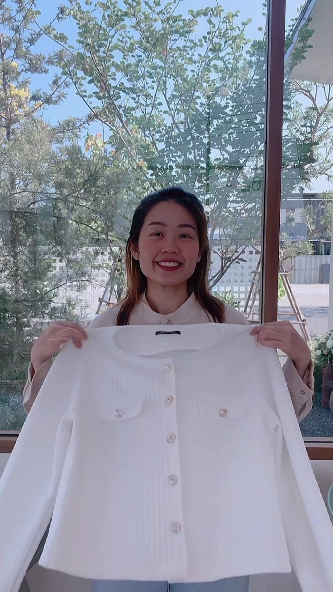 เสื้อคลุมสวยตรงปกมาก ลองสั่งมาใส่มีแต่คนชมติดใจเลย #รีวิวแฟชั่นแอปส้ม #OOTD #OOTDxแอปส้ม #วิดีโอสั้นแอปส้ม #แอปส้ม #เสื้อคลุมเกาหลี